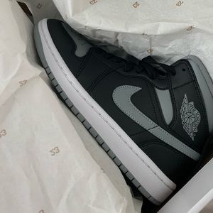 This is a new shoe never worn